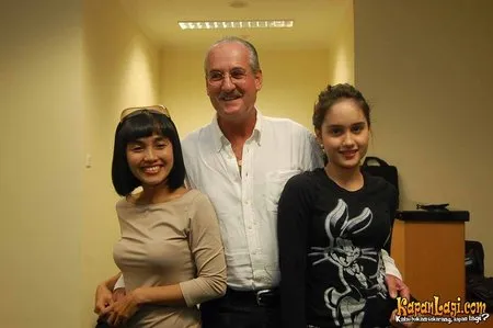 Foto Cinta Laura