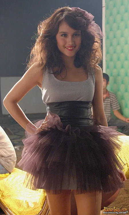 Foto Cinta Laura