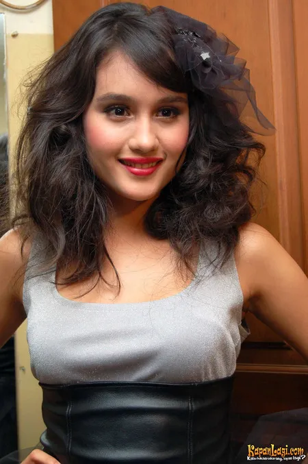 Foto Cinta Laura