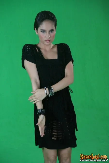 Foto Cinta Laura