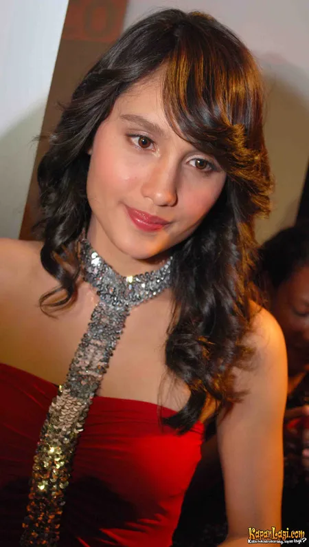 Foto Cinta Laura