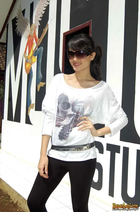 Foto Cinta Laura