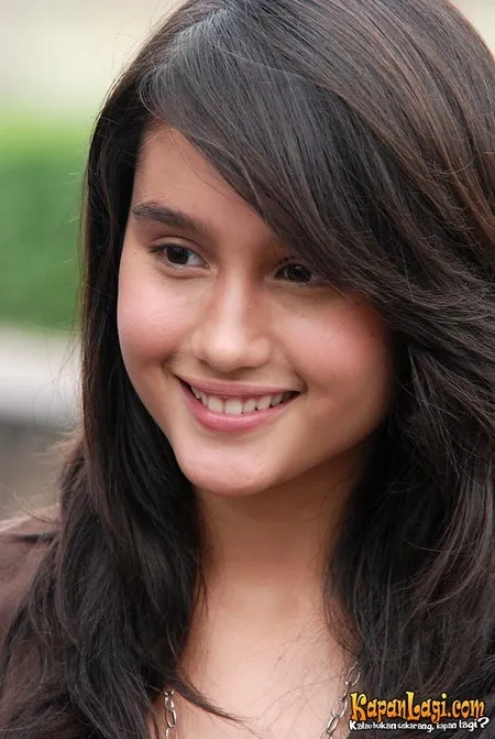 Foto Cinta Laura