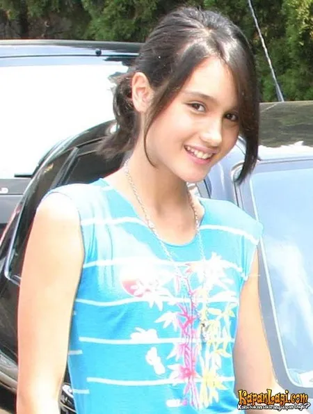 Foto Cinta Laura