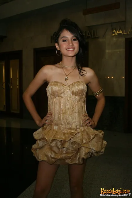 Foto Cinta Laura