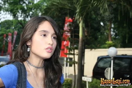 Foto Cinta Laura