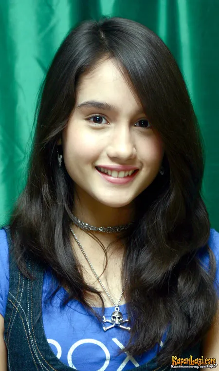 Foto Cinta Laura