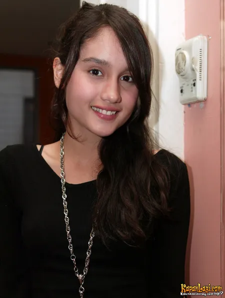 Foto Cinta Laura