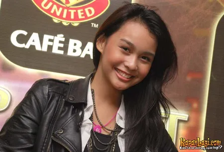 Foto Conchita Caroline. Nomor Foto: 033