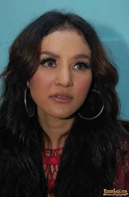 Foto Cynthiara Alona
