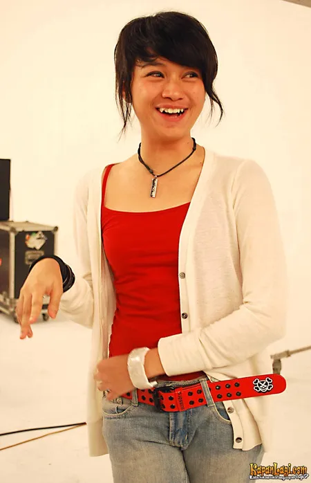 Foto Dara The Virgin