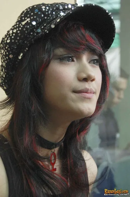 Foto Dara The Virgin