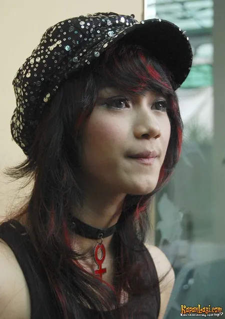 Foto Dara The Virgin