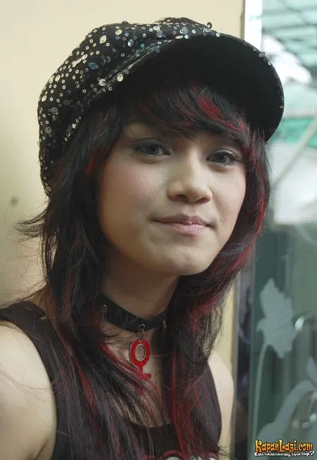 Foto Dara The Virgin