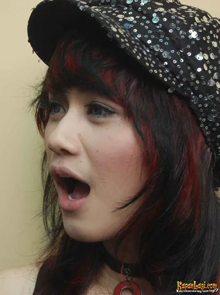 Foto Dara The Virgin