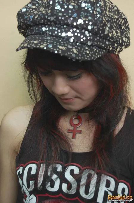 Foto Dara The Virgin