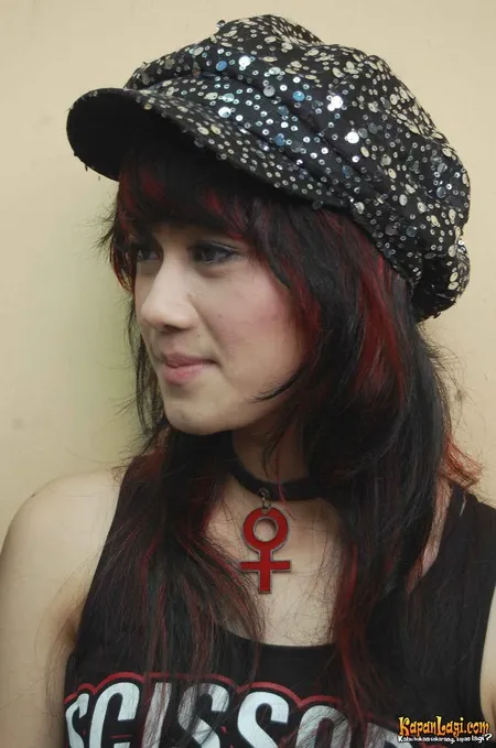 Foto Dara The Virgin