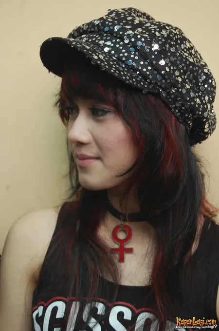 Foto Dara The Virgin