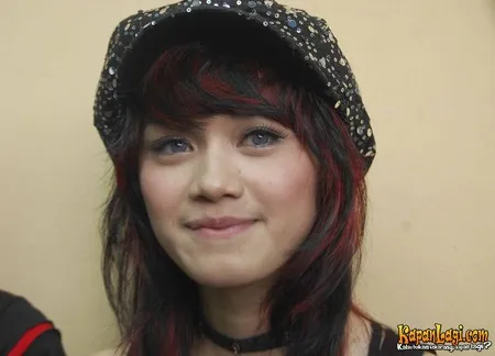 Foto Dara The Virgin