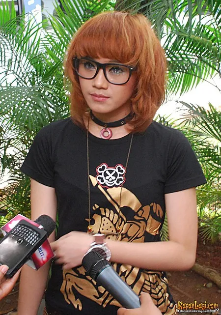 Foto Dara The Virgin