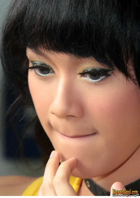 Foto Dara The Virgin