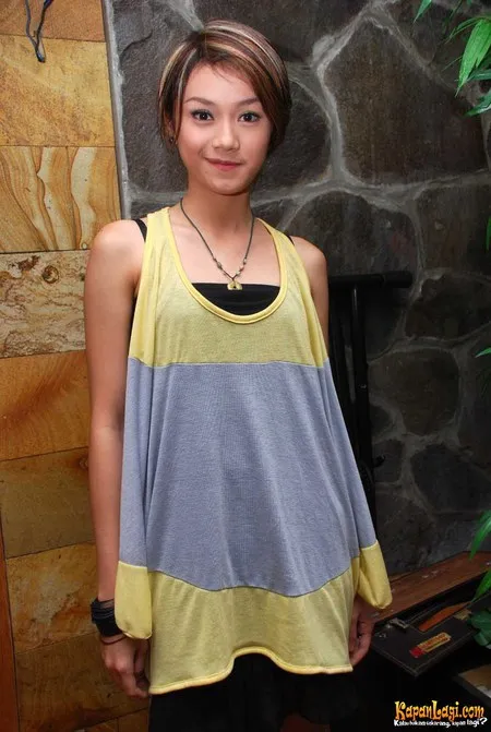 Foto Dara The Virgin