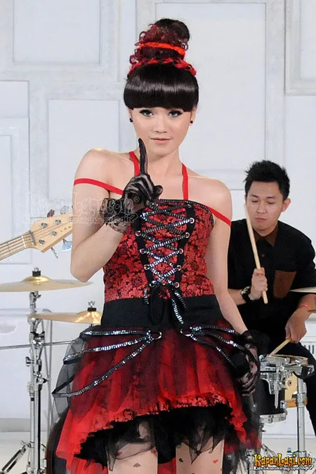 Foto Dara The Virgin