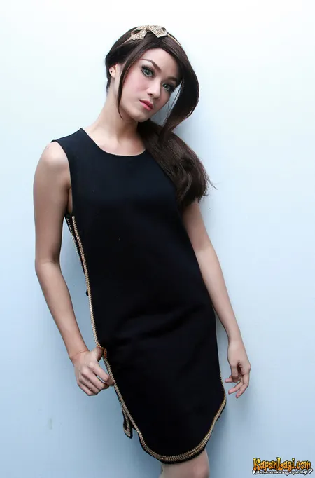 Foto Dara The Virgin