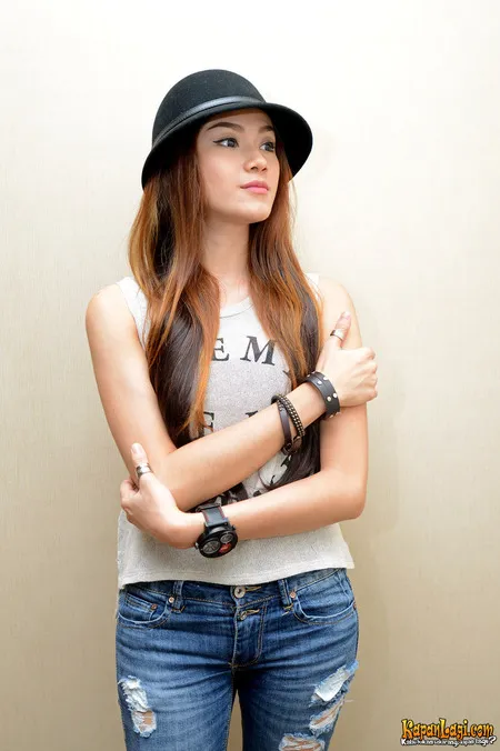 Foto Dara The Virgin