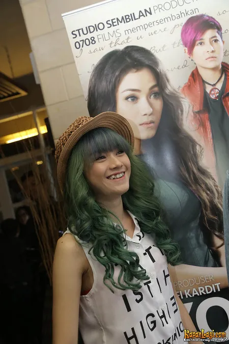 Foto Dara The Virgin