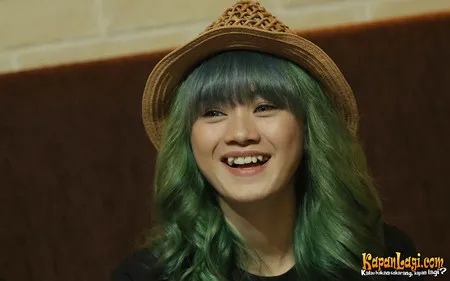 Foto Dara The Virgin