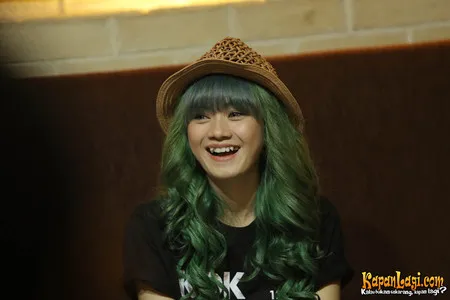 Foto Dara The Virgin