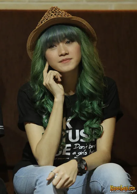 Foto Dara The Virgin