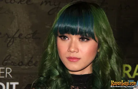 Foto Dara The Virgin