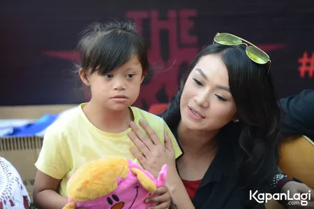 Foto Dara The Virgin