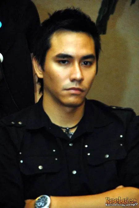 Foto Darius Sinathrya