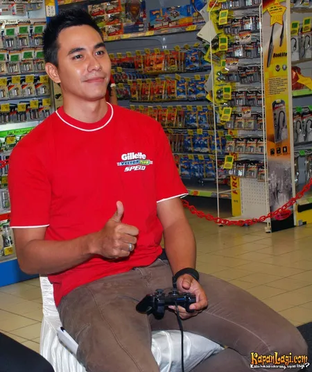 Foto Darius Sinathrya