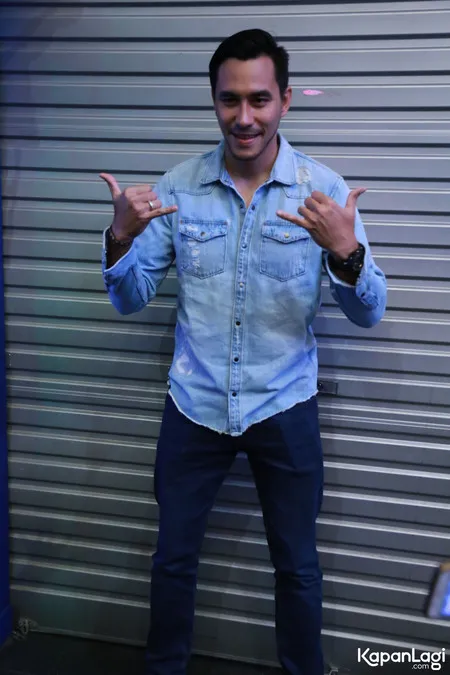 Foto Darius Sinathrya