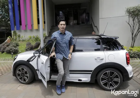 Foto Darius Sinathrya