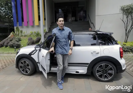 Foto Darius Sinathrya