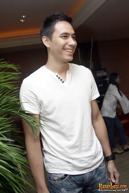 Foto Darius Sinathrya