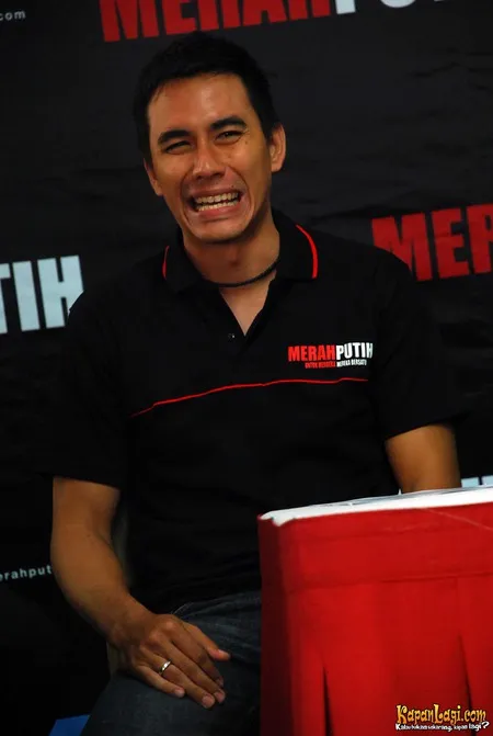 Foto Darius Sinathrya