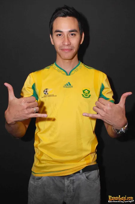 Foto Darius Sinathrya