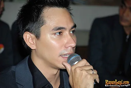 Foto Darius Sinathrya