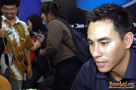 Foto Darius Sinathrya