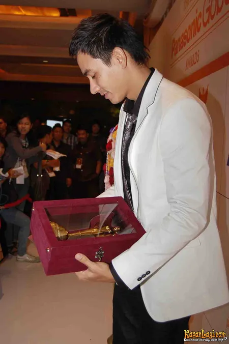 Foto Darius Sinathrya