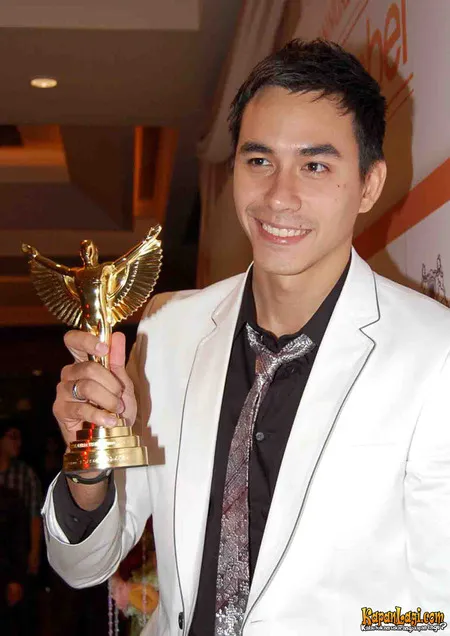 Foto Darius Sinathrya