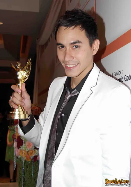 Foto Darius Sinathrya