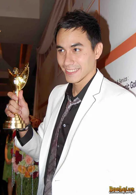 Foto Darius Sinathrya