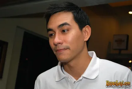 Foto Darius Sinathrya